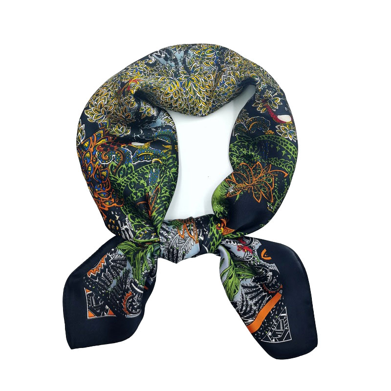 This 70*70 thin silk scarf in autumn and winter features a natural silk texture with symmetrical plant patterns details Picture