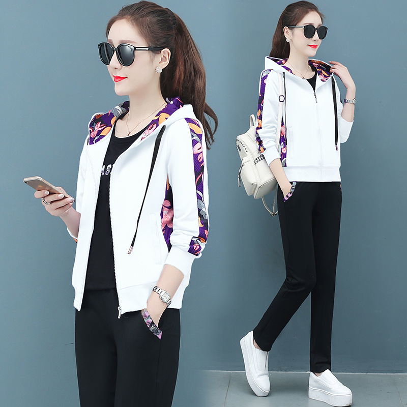 The new autumn women's fashion and casual set, Korean-style hooded sweatshirt for women, is a trendy three-piece set Application Scenario