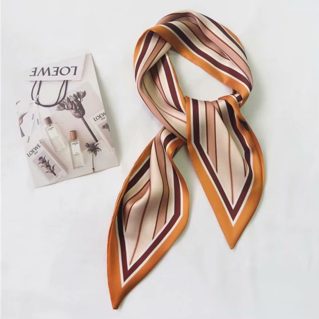 الوشاح ذو القرنين ١٠ * ٩٠، ذو حدين، وأوشاح رفيع من الحرير، مربوط بكيس Item Picture