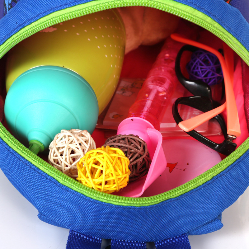 Factory wholesale cross-border little dinosaur backpacks for boys and girls, baby kindergarten schoolbags, children's anti-wandering bags Item Picture