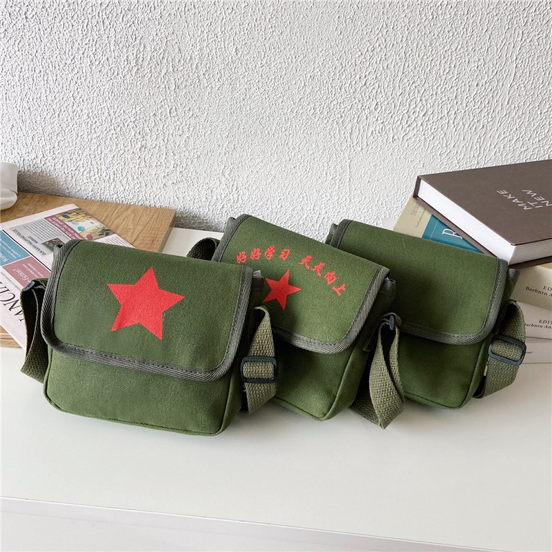 Children's crossbody bag, fashionable small bag, trendy and casual Red Army five-pointed star boy bag, children's retro and old-fashioned canvas bag Application Scenario