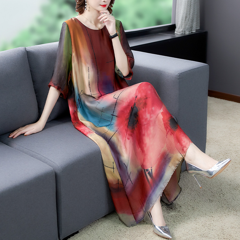 The 2021 new style of the rich Lady dress for summer is loose, concealing the belly and slimming. It is a large-sized chiffon printed A-line dress for the noble lady Specification image