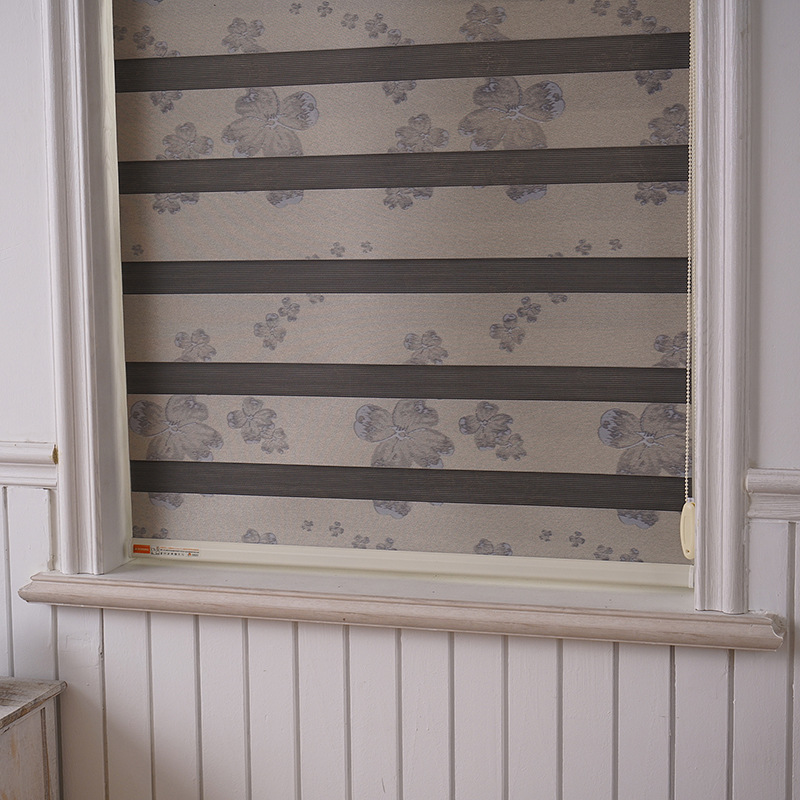 European-style light luxury jacquard fully blackout soft gauze curtains, double-layer day and night curtains, roller blinds, bathroom and office Venetian blinds Application Scenario