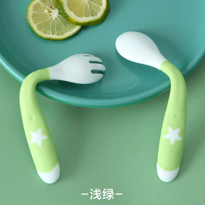 Baby twist spoon fork boxed children's cutlery baby flexable eating spoon fork set multicolor optional Application Scenario