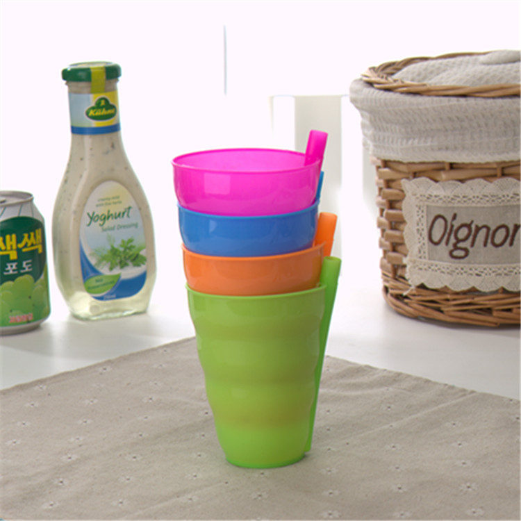 Manufacturers sell candy colored plastic suction cup children sippy cup juice milk cup simple cup