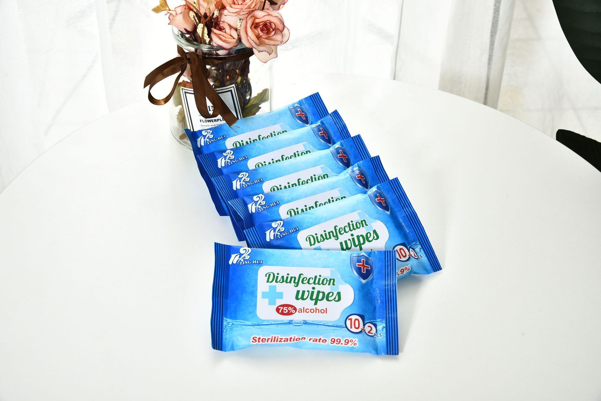 75% alcohol disinfectant wipes 10+2 wipes for hand drying and sterilization, portable household and student wipes details Picture