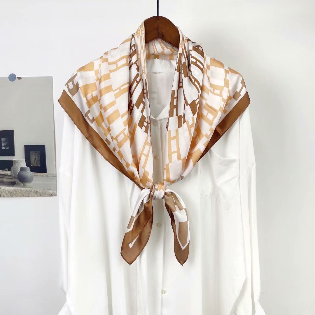 New silk satin 90*90, large square scarf with a silk feel, letter chain, simple autumn and winter colors, European and American style details Picture