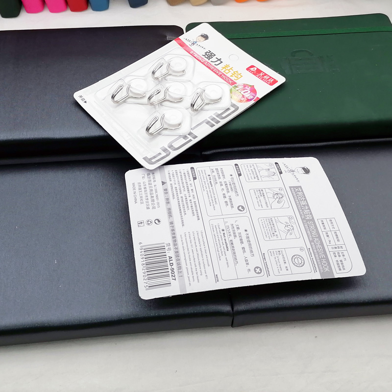 L1235 902# Series Five sticky hooks Restaurant Bedroom sticky Hooks Hooks Yiwu 2-yuan Store Application Scenario