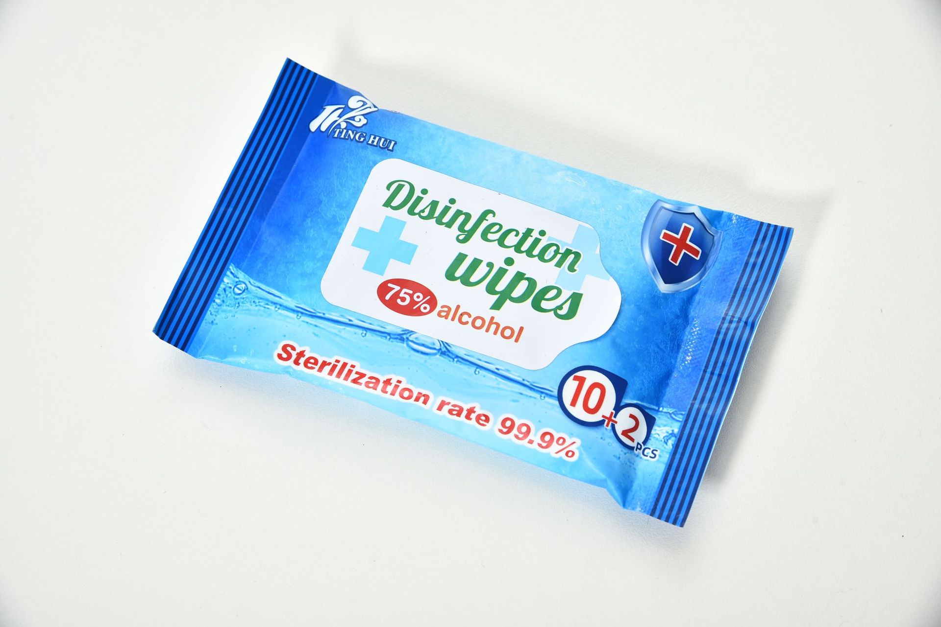 75% alcohol disinfectant wipes 10+2 wipes for hand drying and sterilization, portable household and student wipes Application Scenario