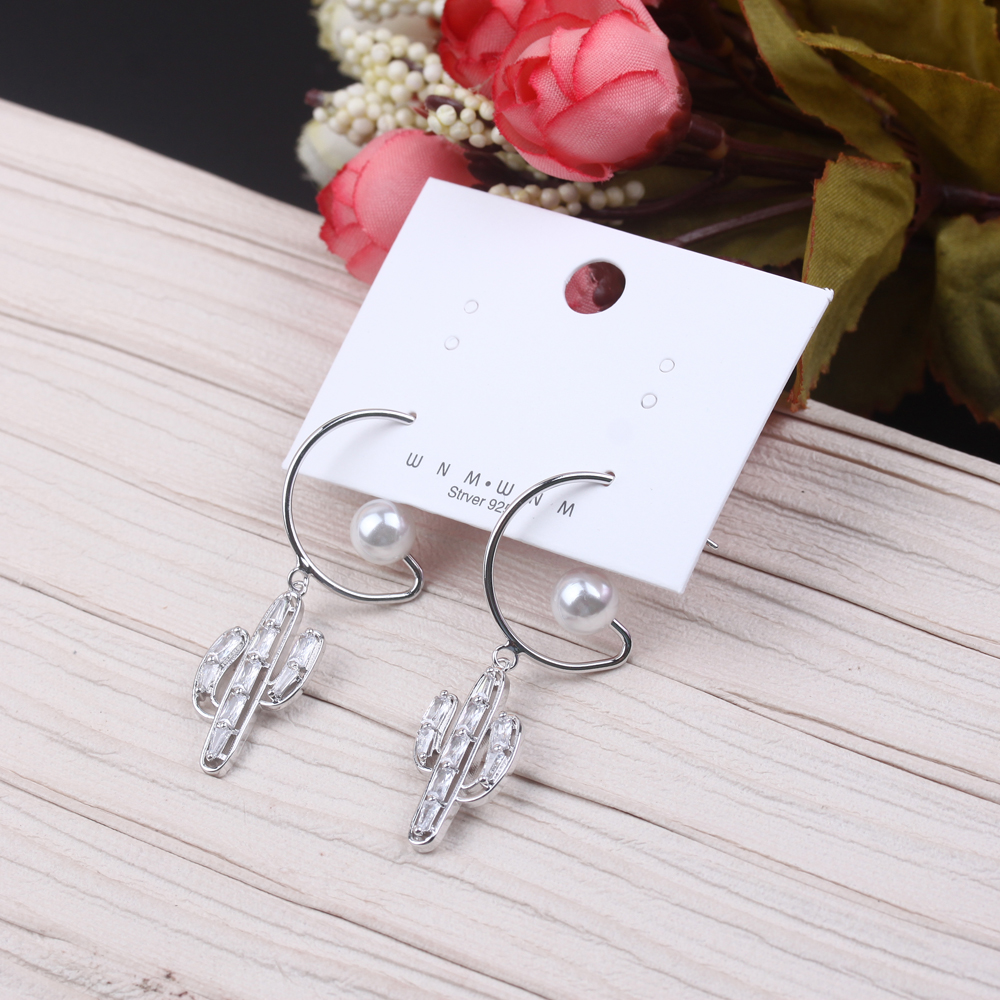قرط الحب S925 الجديد الجديد والمدهش المصمم من قبل الفتيات، القرط الأحمر على الشباك الأحمر Item Picture