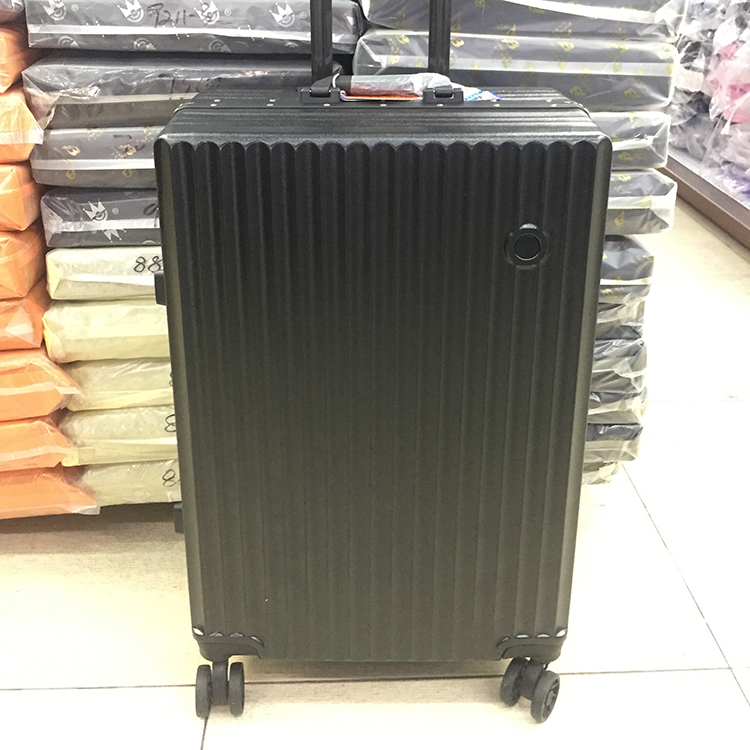 A tripod 106 luggage large capacity password box universal wheel durable pull rod luggage