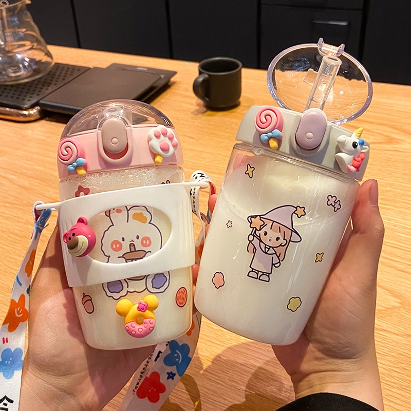 Summer high school girls' appearance level water cup straw cup cute Instagram style new plastic cup student water bottle portable and small Application Scenario