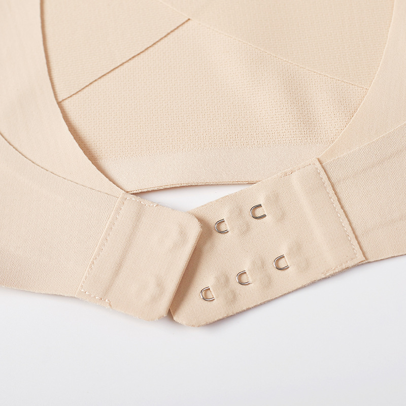 New back-pull traceless shaping chest support, traceless gathering and lactation adjustment type corrective belt, anti-hunchback shaping garment Application Scenario