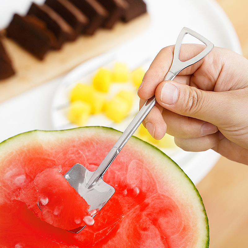 Creative and cute small spoons made of stainless steel for home use, such as watermelon spatula spoons for desserts, couple spoons, and Internet celebrities Application Scenario