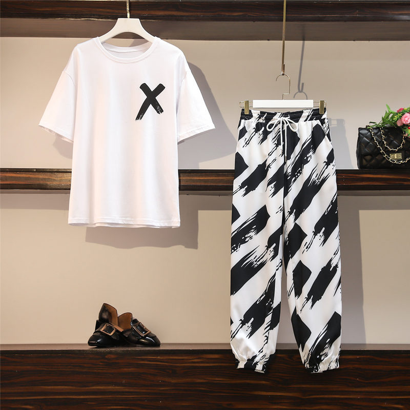 2021 Summer New style overweight women's fashion short-sleeved T-shirt, capri pants, loose sportswear set details Picture