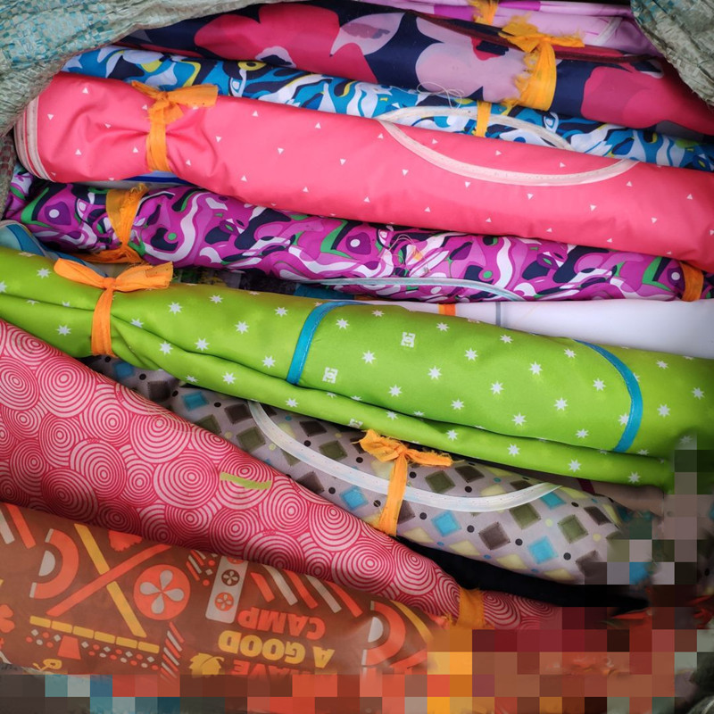 Factory direct supply: 2 yuan store, 80*60 solid-color aprons, floral fabric aprons, waterproof aprons, a bundle of 10 pieces, 2 yuan supply Specification image