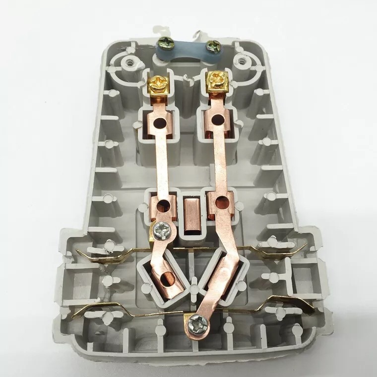 Special offer on the new national standard 11-hole wireless conversion explosion-proof floor mop socket power strip, power strip and power strip Application Scenario