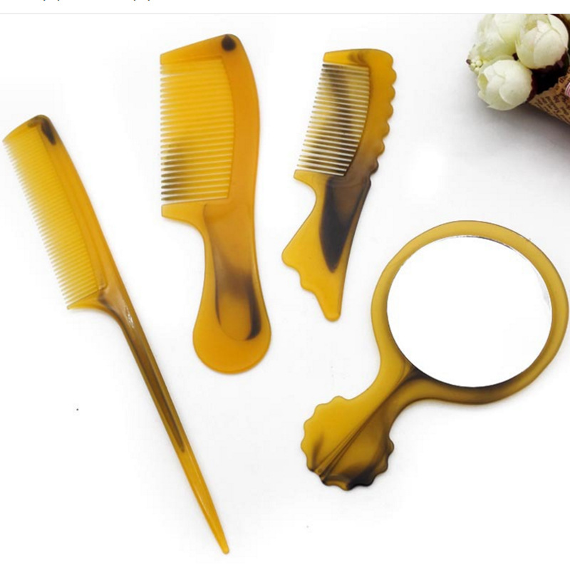 New style ox tendon comb, flat comb, folding, unbroken flat comb, ox horn comb, mirror comb four-piece set, in stock for wholesale, one yuan or two yuan Application Scenario