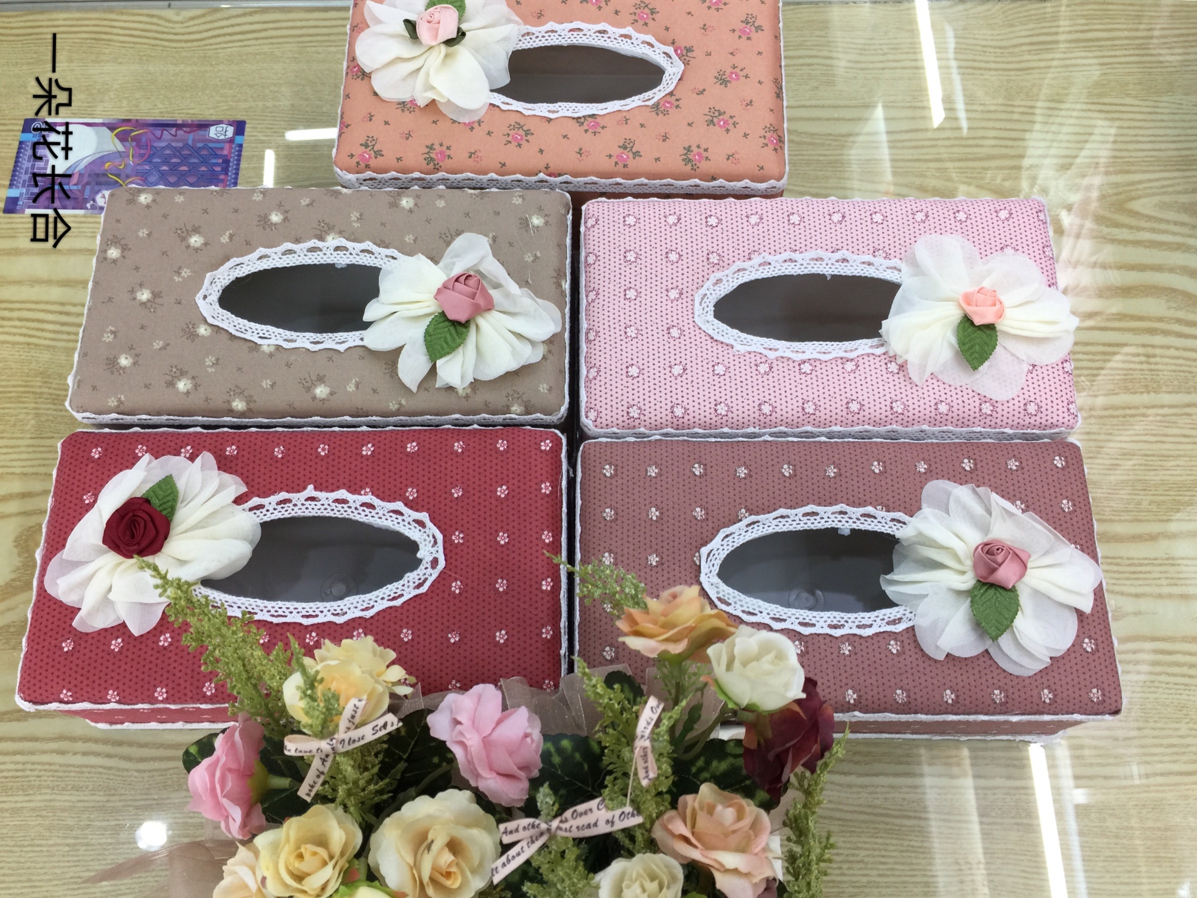 外贸出口走量蕾丝布艺塑料纸巾盒家居日用餐桌纸巾盒子