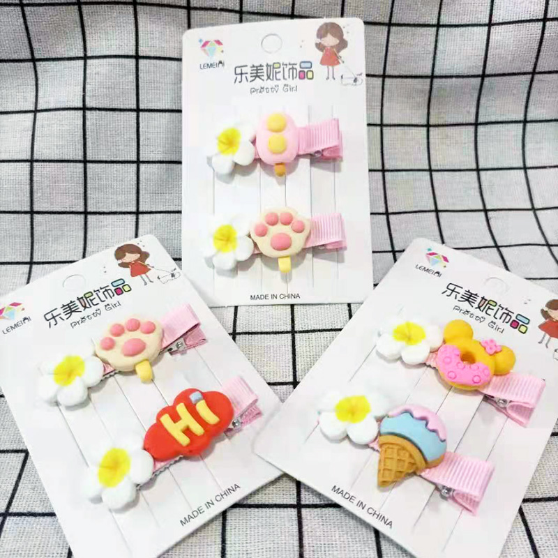 A3723 Two fashionable BB clips, hair clips, top clips, bangs clips, Korean small clips, headwear, hair clips, and straight clips Application Scenario
