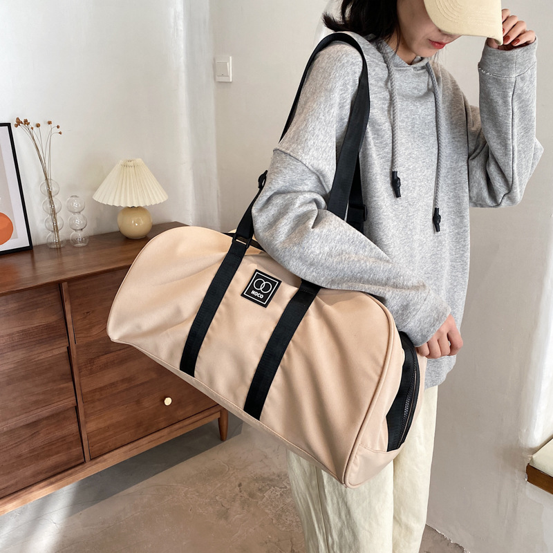 Small/Xiangfeng travel bag, vintage square standard travel luggage bag, large-capacity dry-wet separation sports and fitness bag for women Application Scenario