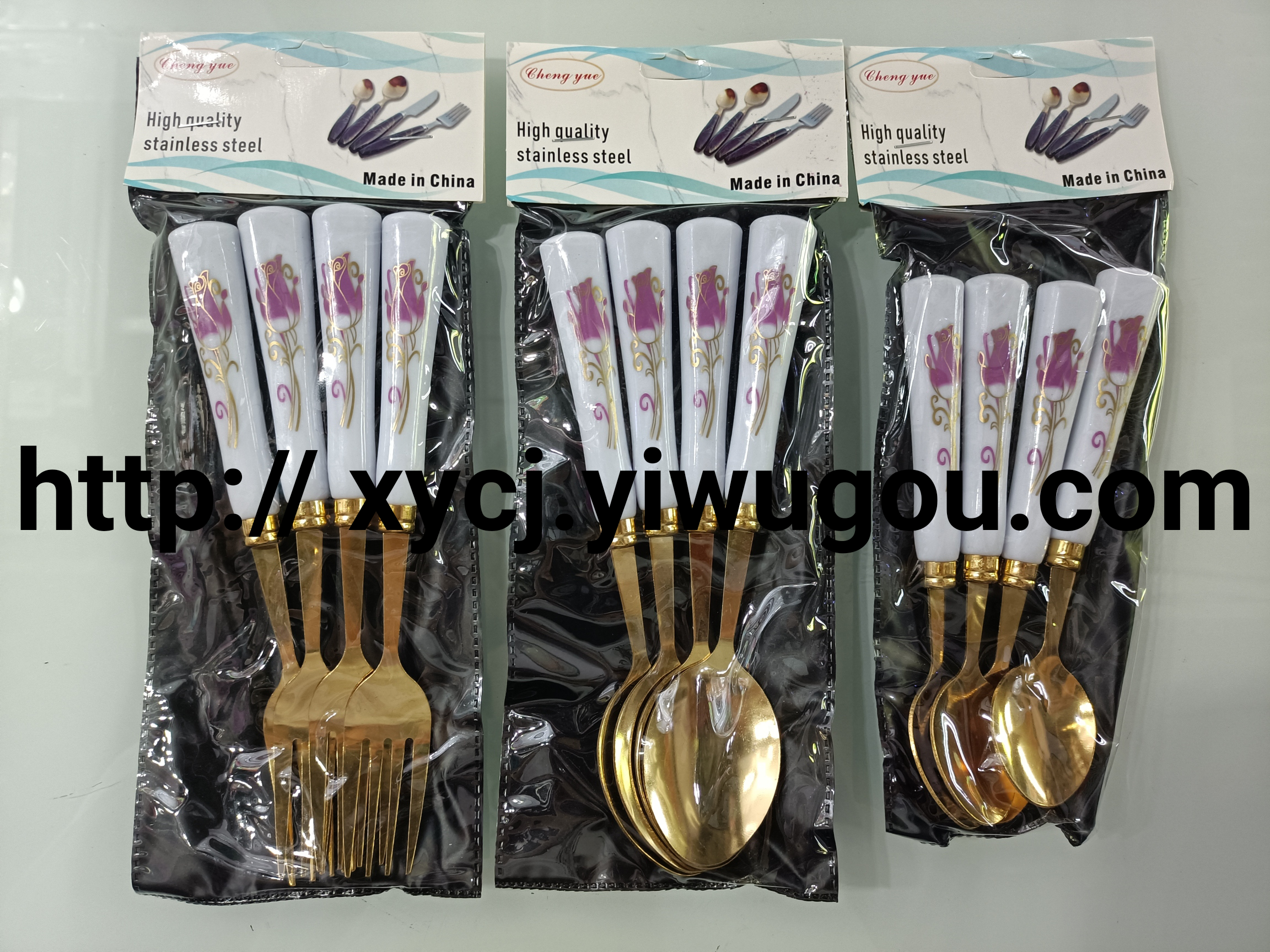Stainless steel knives, forks and spoons, golden spoons, steak knives Item Picture