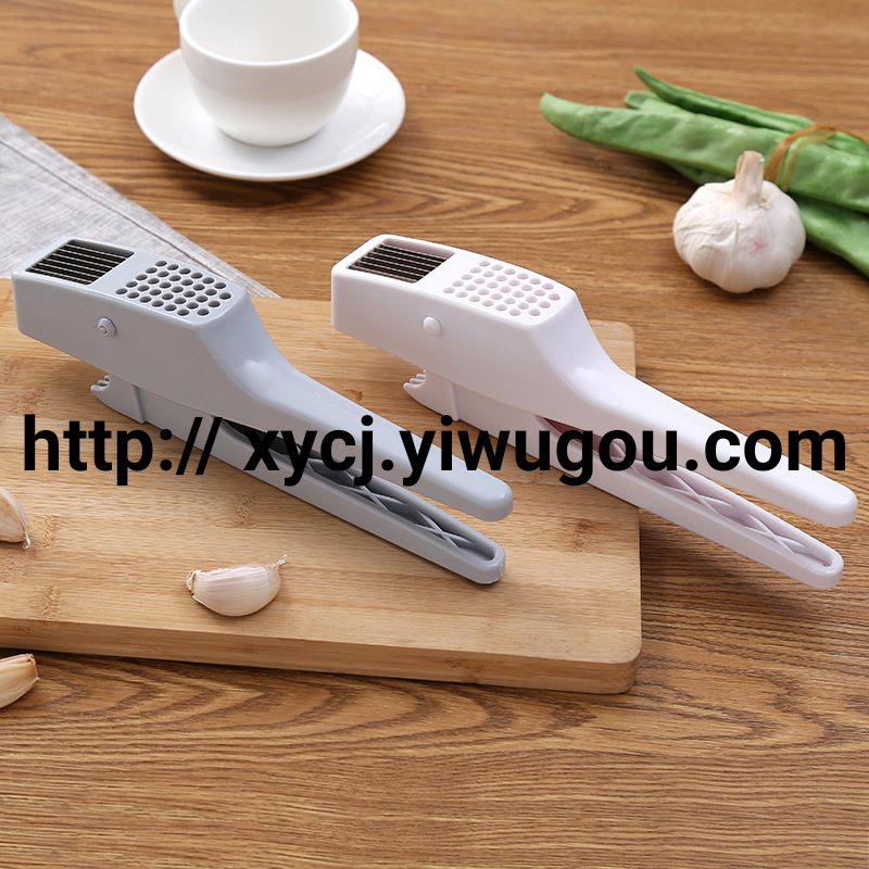 Household multi-functional garlic press, kitchen manual garlic puree maker, two-in-one garlic slicer for making garlic paste Application Scenario