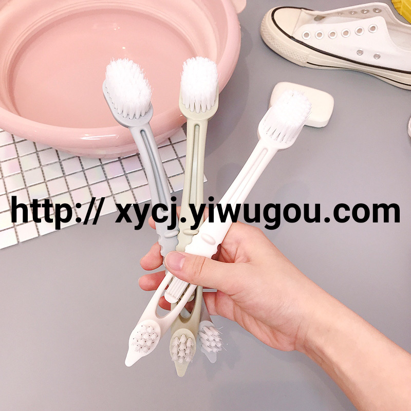 Long-handled double-headed shoe brush, household multi-functional cleaning brush, shoe washing brush, stain removal groove and crevice brush, shoe brush, bristle brush Application Scenario