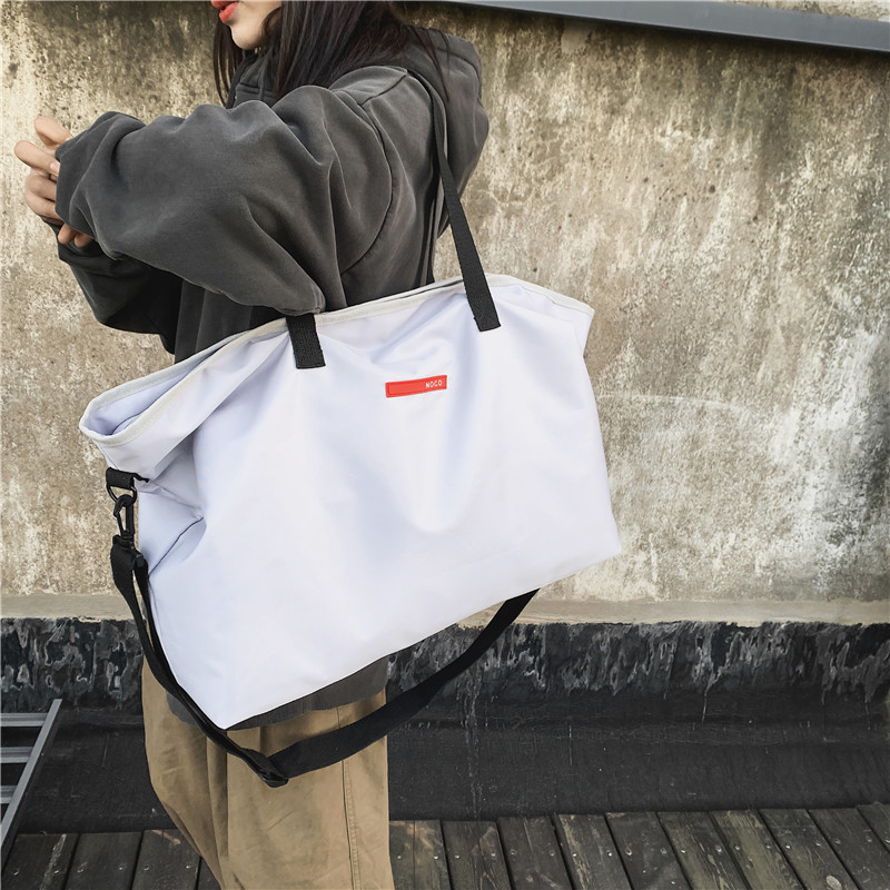 Short-distance travel bag, men's Korean-style lightweight handbag, women's business trip and travel large-capacity single-shoulder crossbody sports and fitness bag Application Scenario