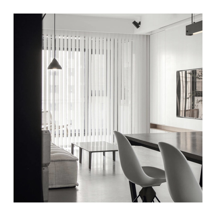 وكانت الستائر الرأسية المشمسة، الستائر الرأسية المثبطة للهب، مصممة حسب الطلب Specification image