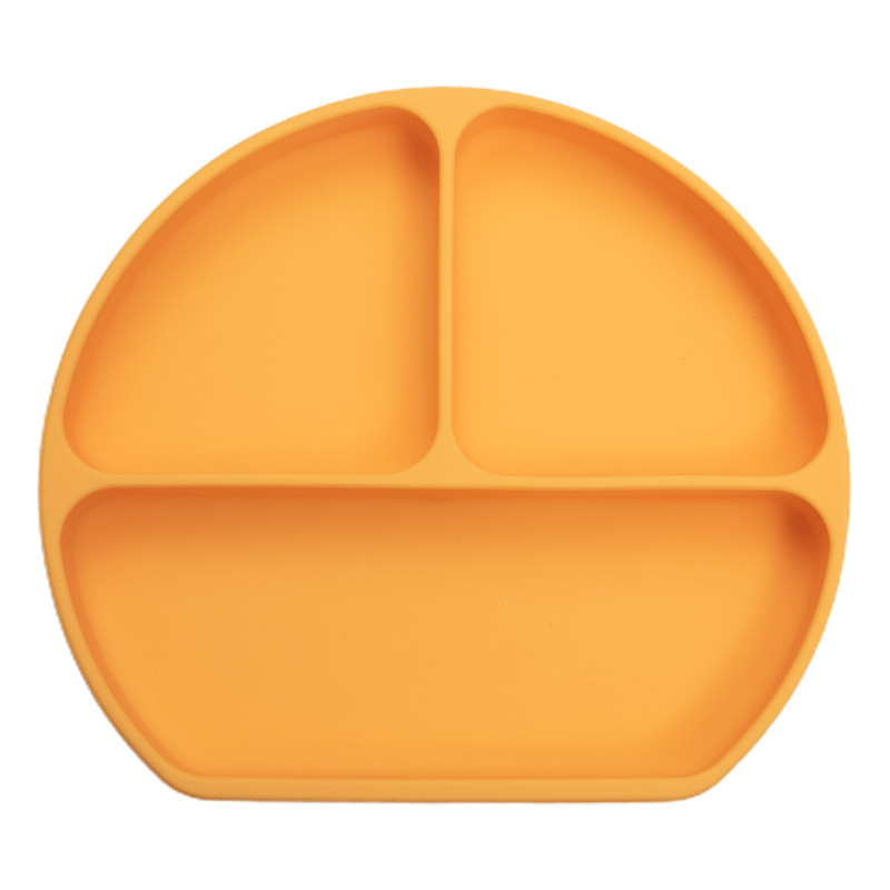 New baby silicone dinner plate, infant and children's tableware, complementary food bowl, three-compartment suction cup eating training set Application Scenario