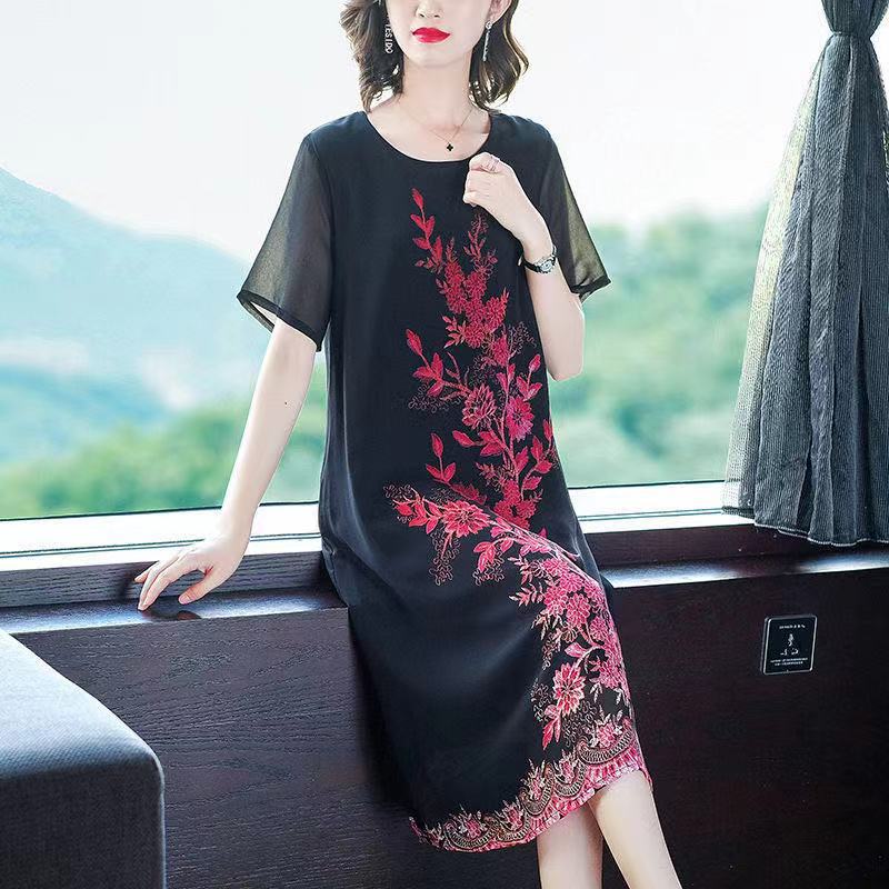 Wholesale 2021 summer new style rich lady festive plate-size women's dress Loose mom dress Short sleeve trendy Application Scenario