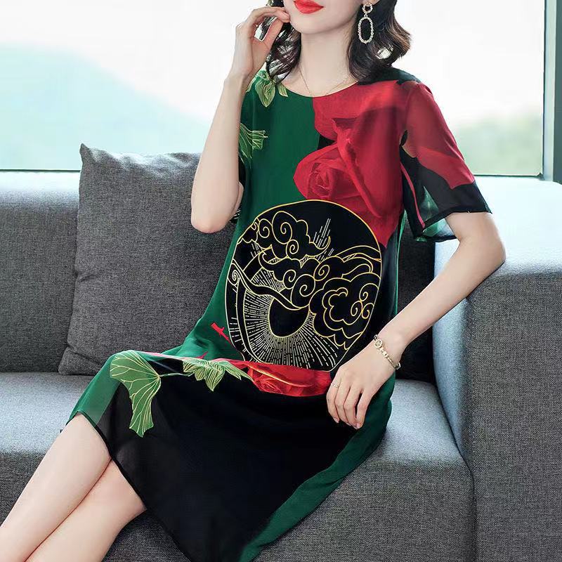 Wholesale of the 2021 summer new style fashionable and stylish plate-size women's dress with a belly covering from the rich Lady Xiangyunsha details Picture