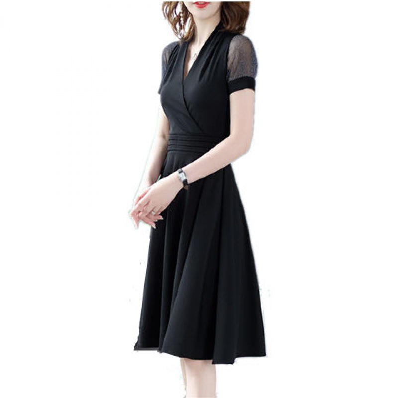 الثوب 2021 الجديد الجديد من الرقبة السوداء في منتصف الصيف Item Picture
