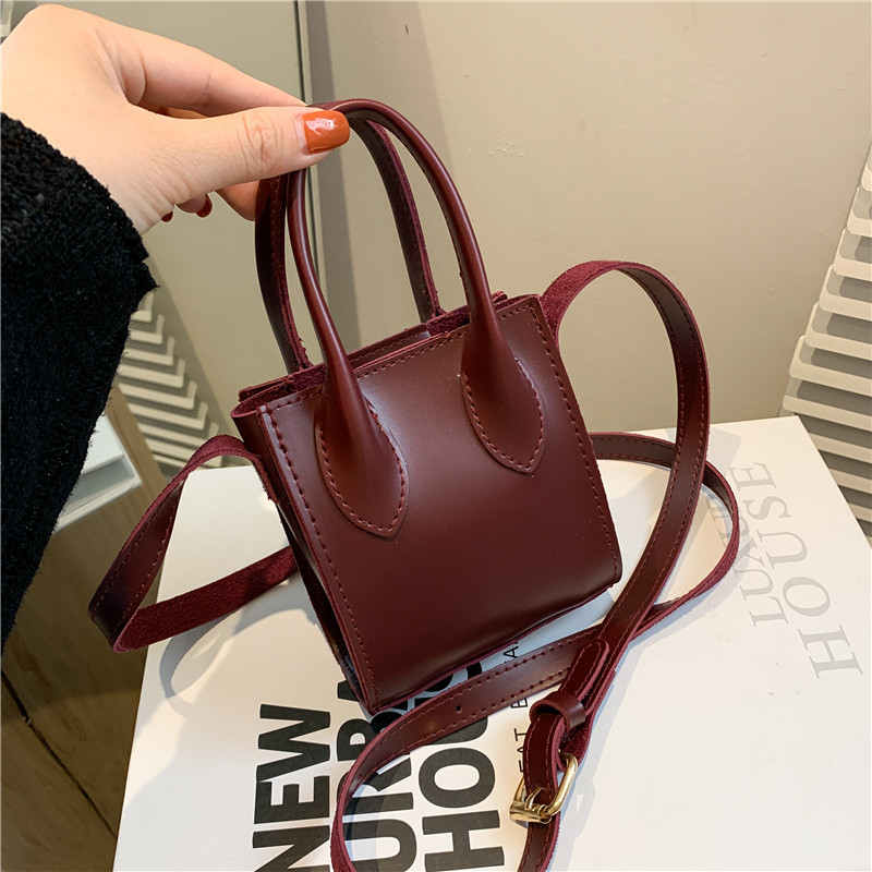 包包女2021夏季新款迷你时尚潮流外出街潮品小方单肩斜跨化妆包