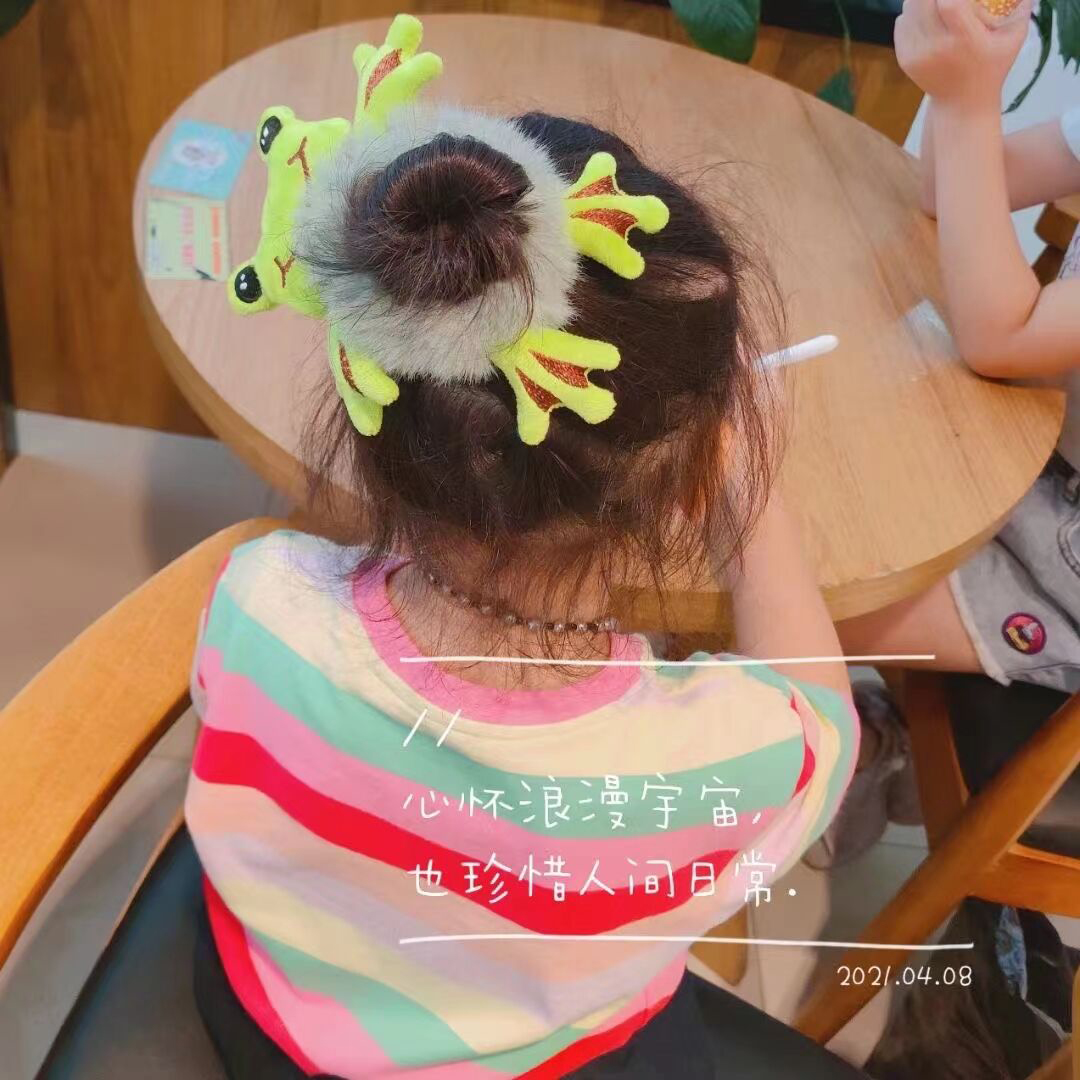 Cartoon bear and rabbit hair ties and hair bands, cute girl face washing and grooming headwear, fluffy girl's outdoor charm details Picture