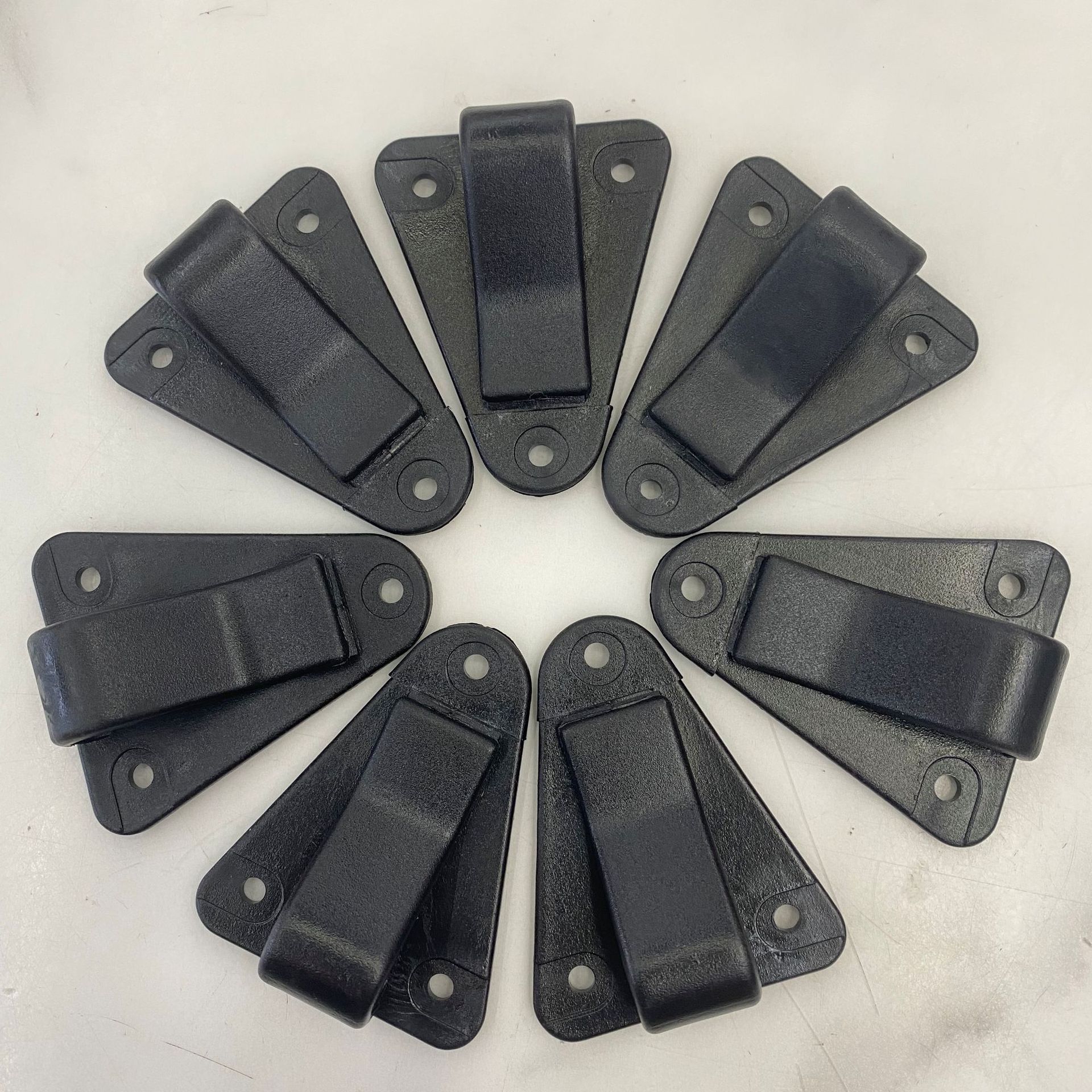 Wholesale of plastic triangular plate hook back clip perforated hook, plastic bag accessories POM polyoxymethylene large hook Application Scenario
