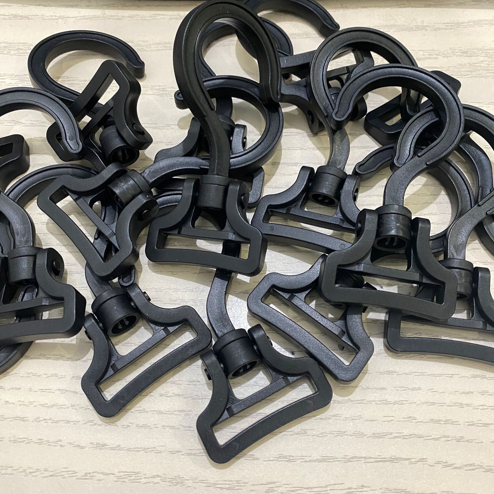 Plastic big question mark hook, black large hook, baby stroller rotating hook, outdoor backpack webbing, accessories and supplies details Picture