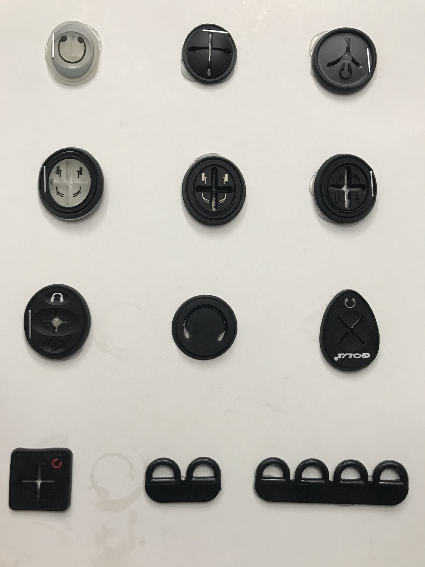 Plastic resin headphone jacks for backpacks and computer bags are available in stock. VC soft rubber headphone labels are environmentally friendly and soft details Picture