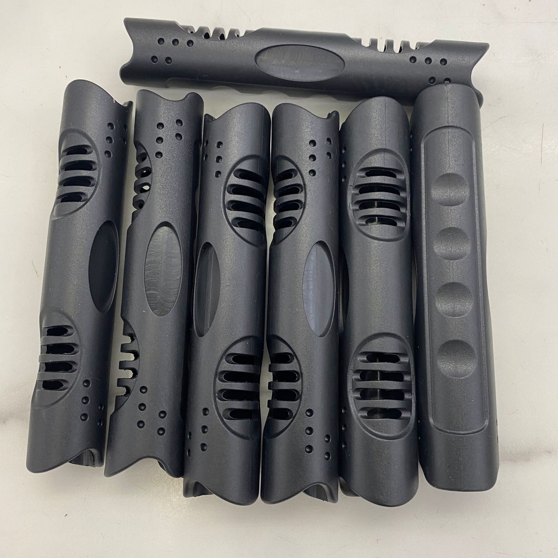 Plastic webbing handle, single-tube luggage accessory handle, webbing handle, plastic handle, PVC luggage handle Application Scenario