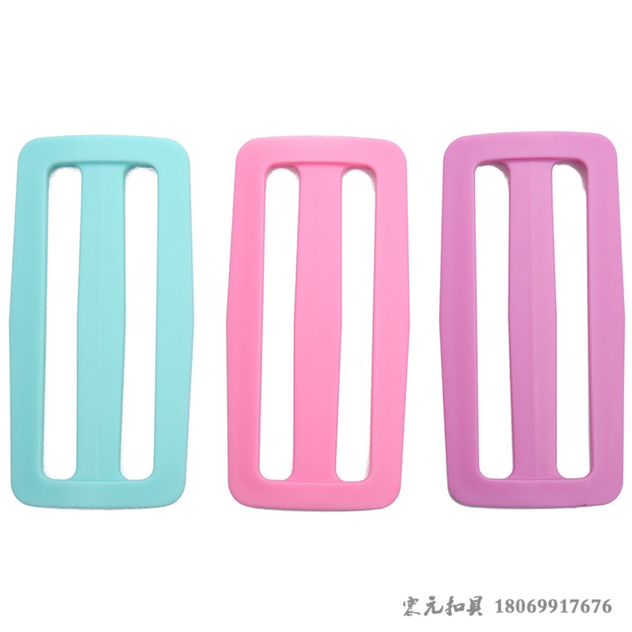 We have large-sized three-tier square buckle yoga belts in stock. The plastic buckle is 7.8cm and the 6.0 square buckle is 6.8cm Specification image