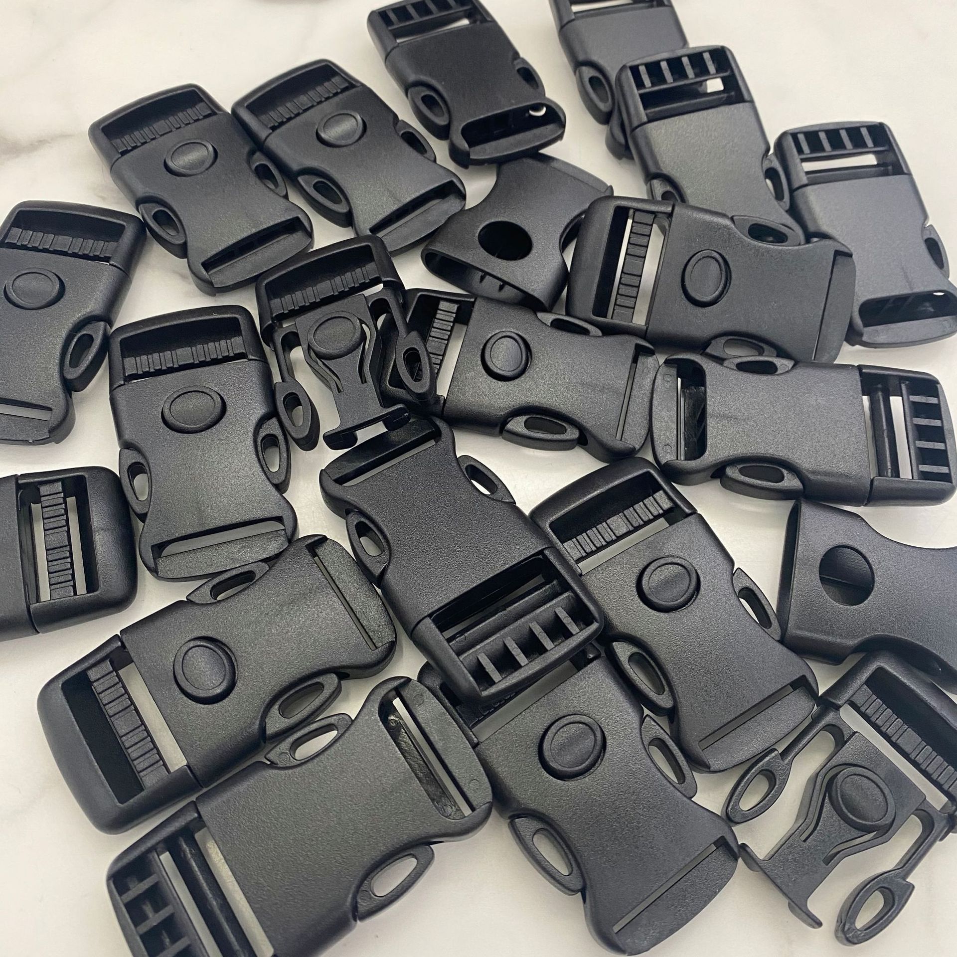 Plastic buckles, bag webbing buckles, webbing adjustment buckles, backpack buckles, firm 2.5CM webbing buckles, etc details Picture