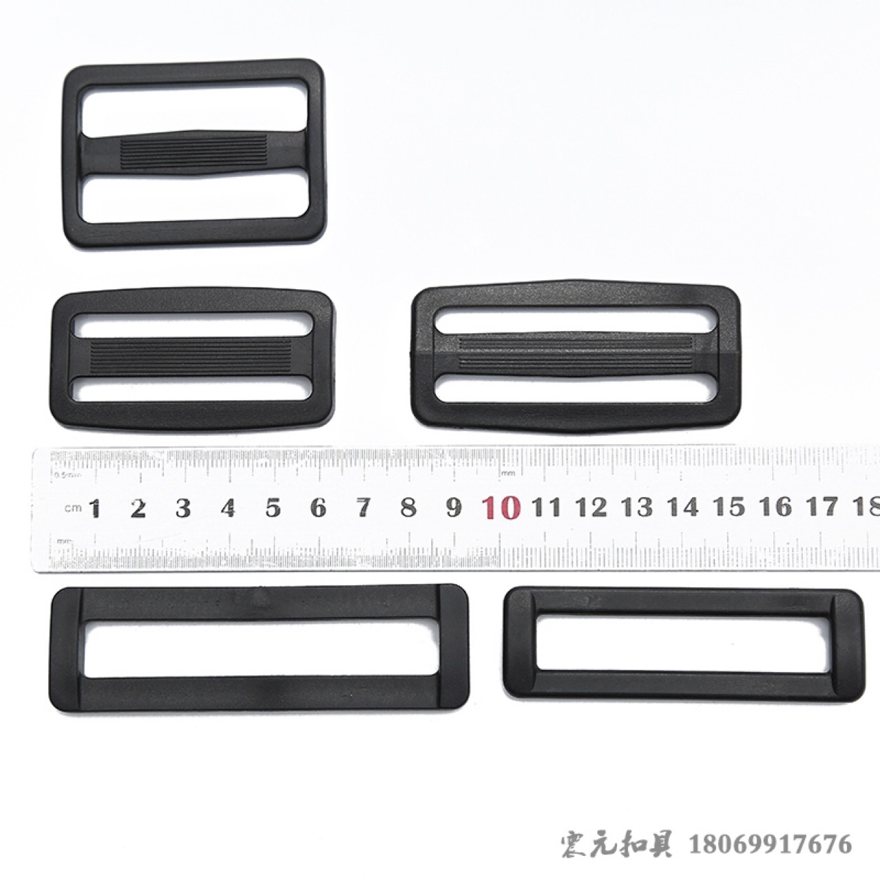 We have large-sized three-tier square buckle yoga belts in stock. The plastic buckle is 7.8cm and the 6.0 square buckle is 6.8cm Item Picture