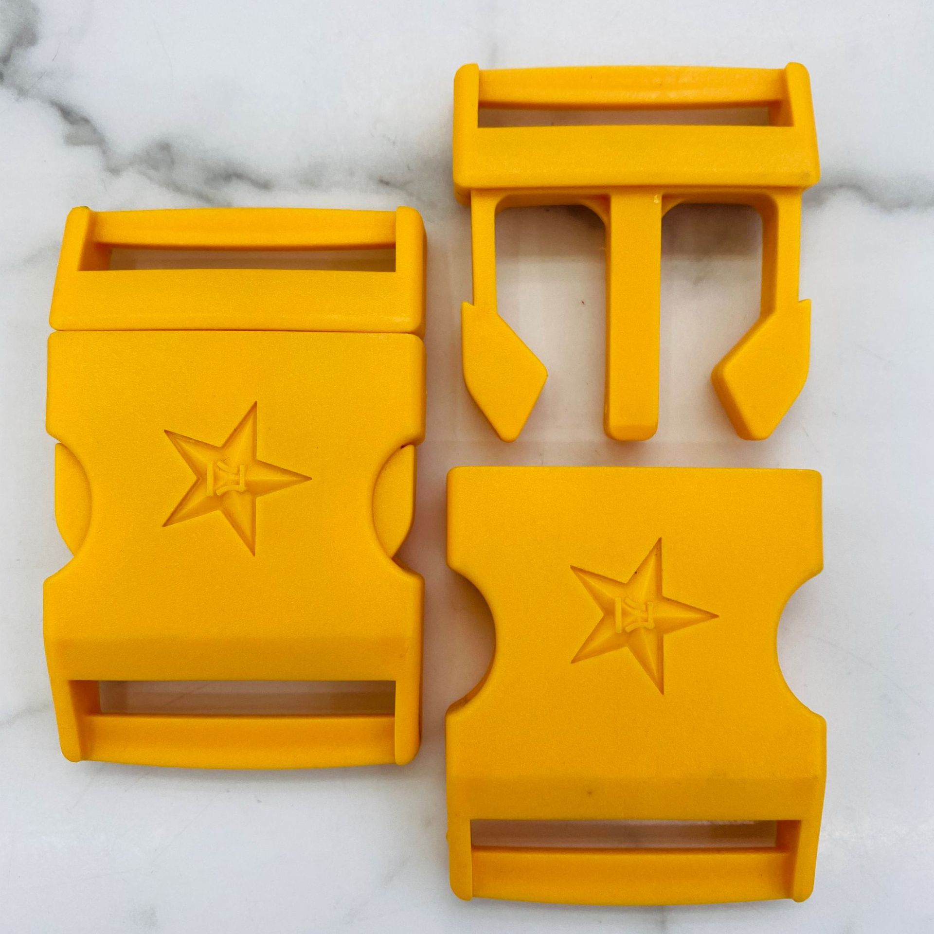 Bag accessories, belt buckles, plastic clips, belt accessories, adjustment buckles, belt link buckles can be customized according to color Specification image