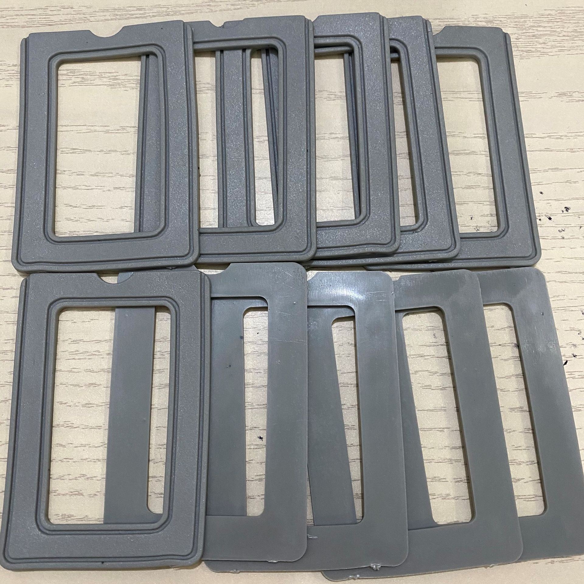 We have plastic business card frames, PVC luggage, business card frames, luggage accessories, and gray business card plates available for immediate delivery Specification image