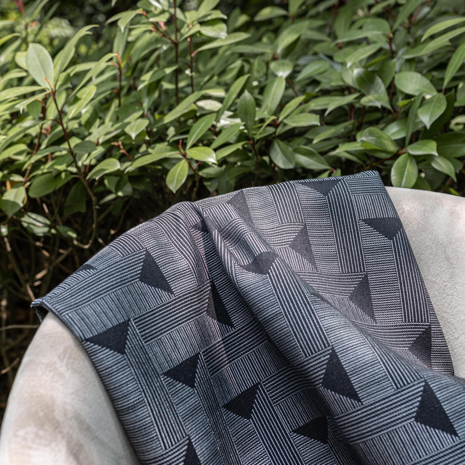 Wholesale high-precision black silk blackout curtain fabric from the original manufacturer, custom-made finished products for Nordic bedrooms and living rooms details Picture