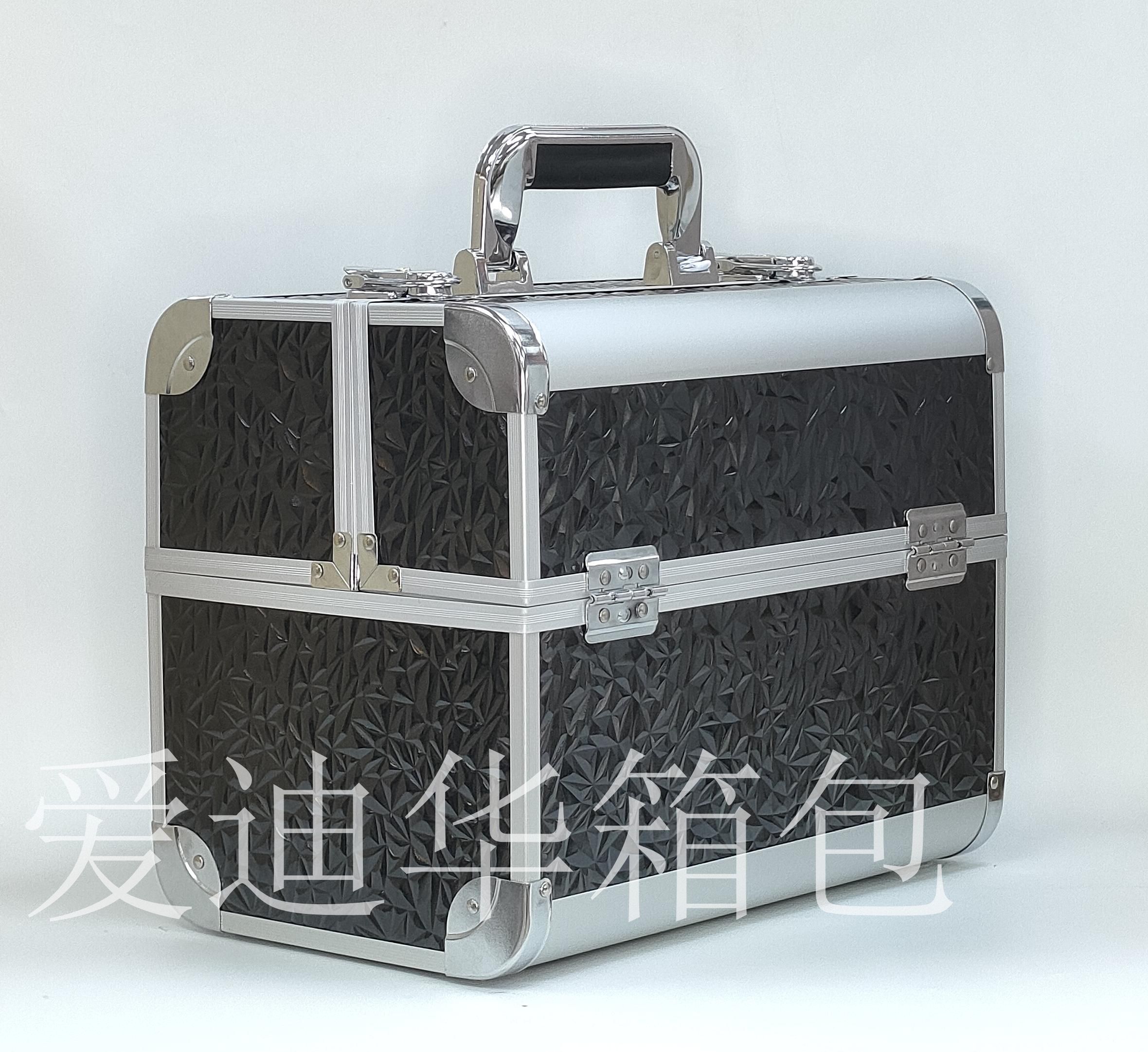The new diamond-patterned large-capacity portable beauty and nail care multi-functional makeup box is a super popular and internet-famous model in 2021 Item Picture