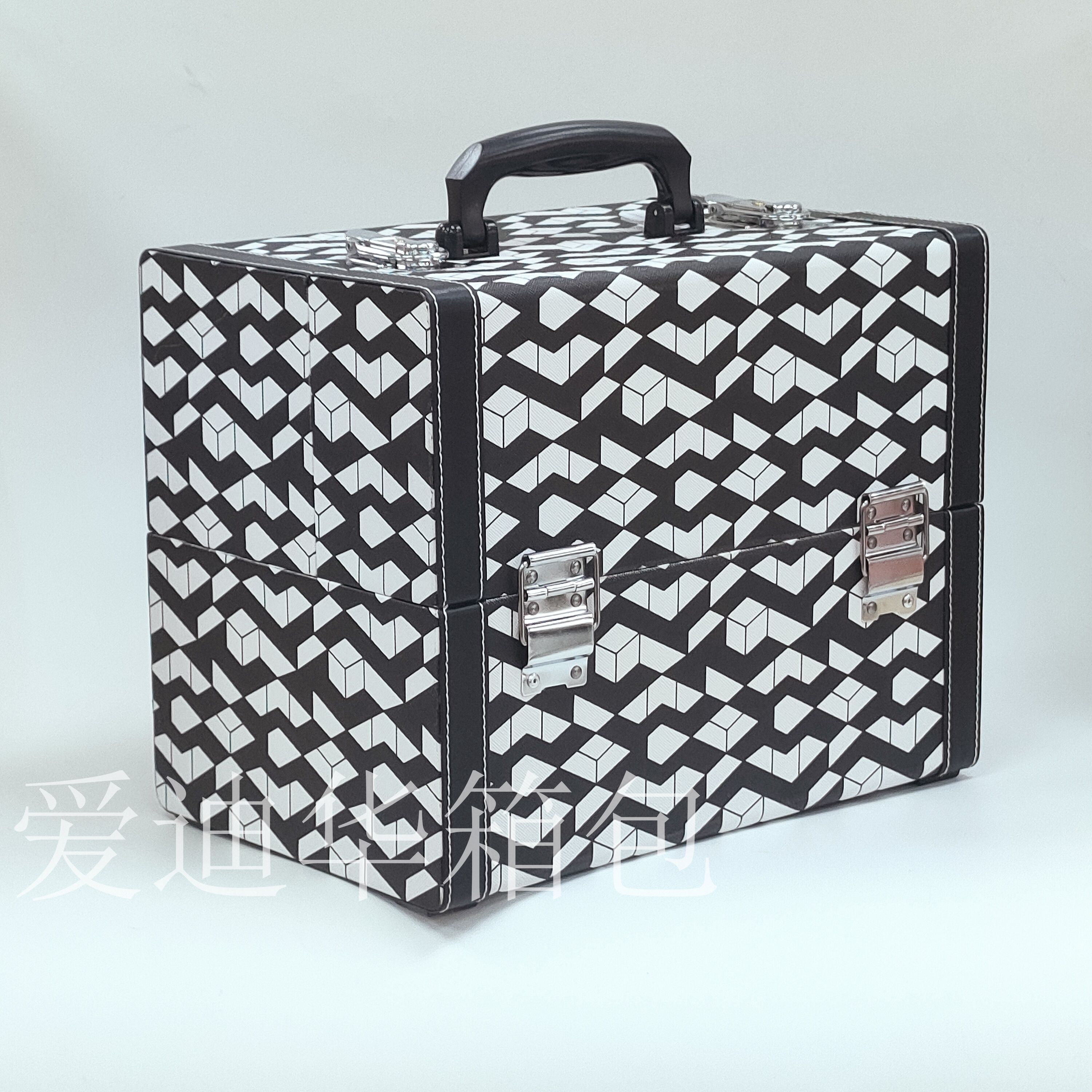 A new high-end retro-style leather PU material cosmetic box specifically designed for beauty, tattoos, manicures and eyelash extensions, which has become a hit among Internet celebrities Application Scenario