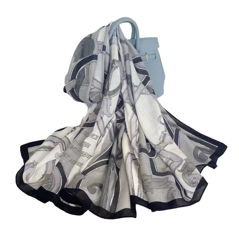 The new cotton and linen scarf with chain print is a fashionable and warm silk scarf for autumn, winter and spring, a bestseller in e-commerce and foreign trade Item Picture