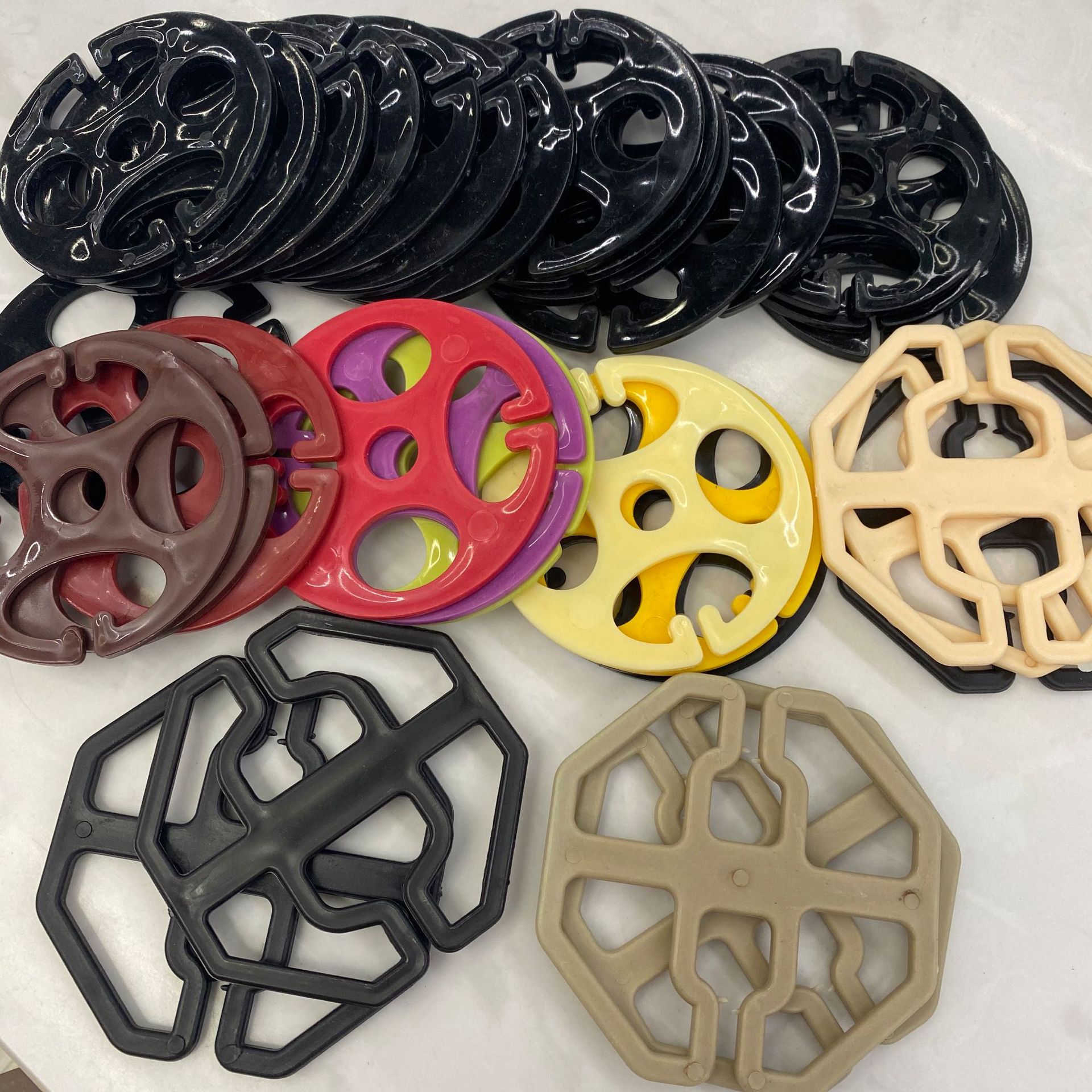 Car seat cushion caliper, seat cushion buckle, seat cover, octagonal plum blossom plastic disc elastic band accessories are in stock and will be dispatched quickly Specification image